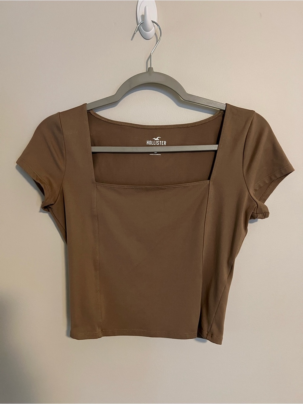 Hollister Women's Chestnut Square Neck Short Sleeve Crop Top